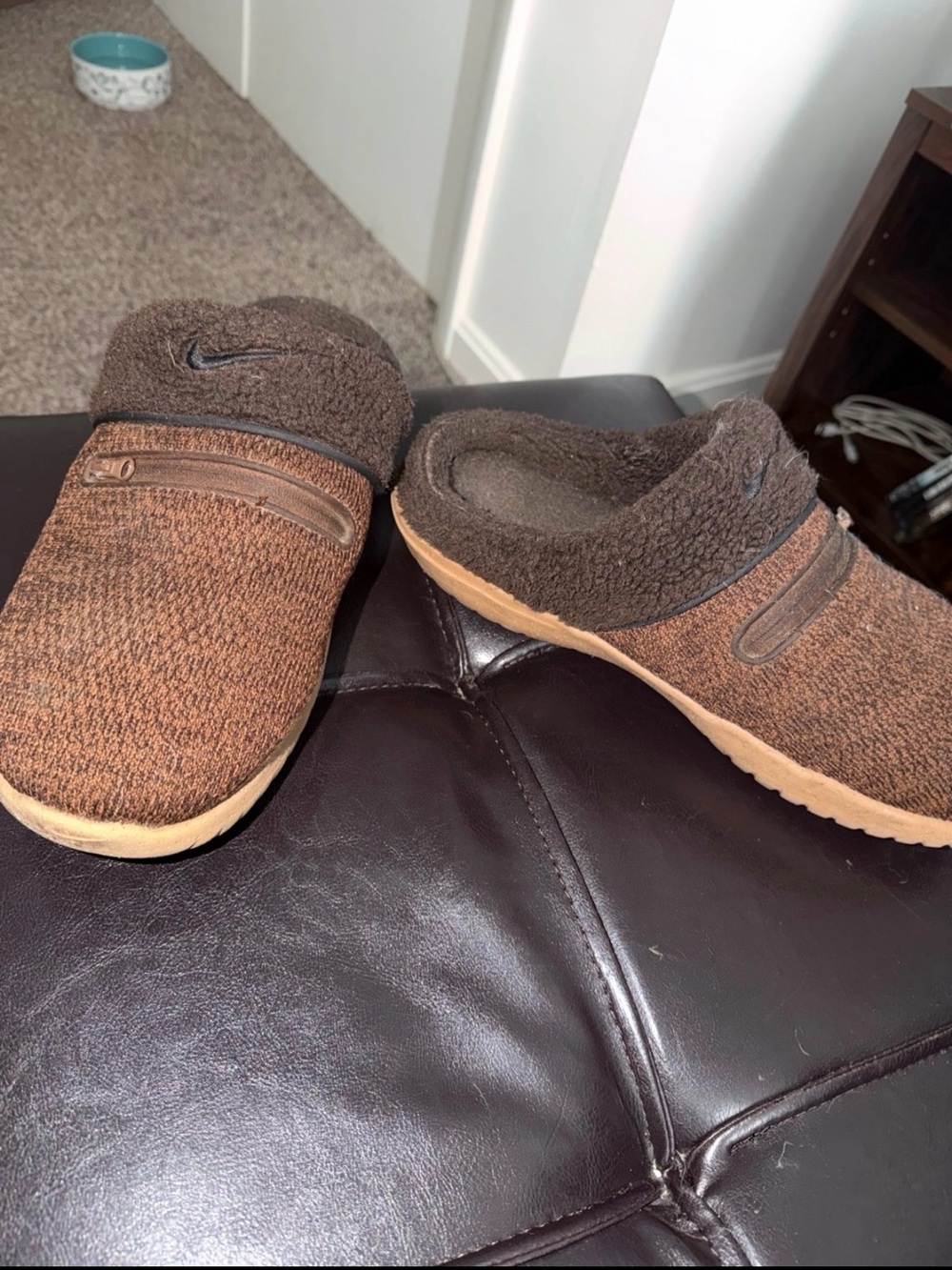 Nike Discontinued Men's Brown Slip-On Sherpa-Lined Clog size 11